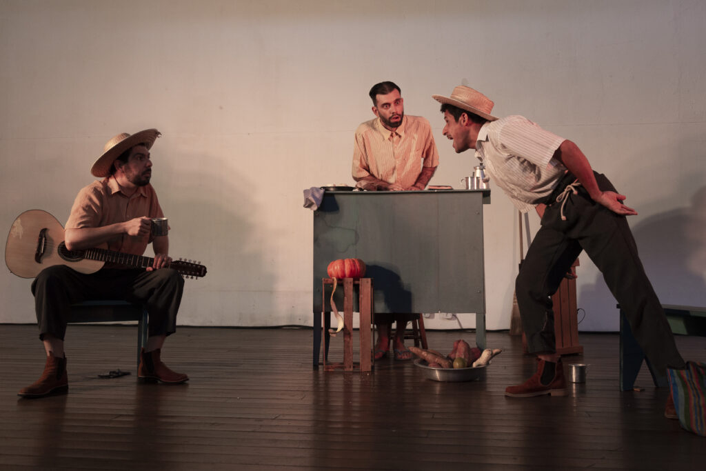 Nossa Trupe Teatral em "Treis causo e o resto é prosa" / foto: Bruno Martorelli